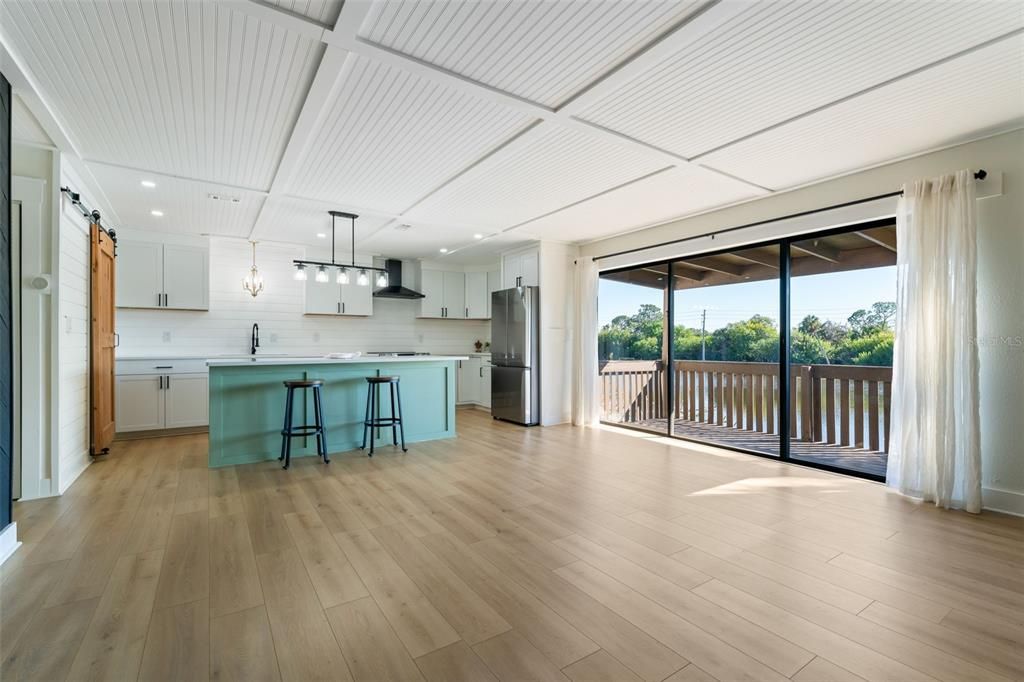 Active With Contract: $219,995 (2 beds, 2 baths, 1100 Square Feet)