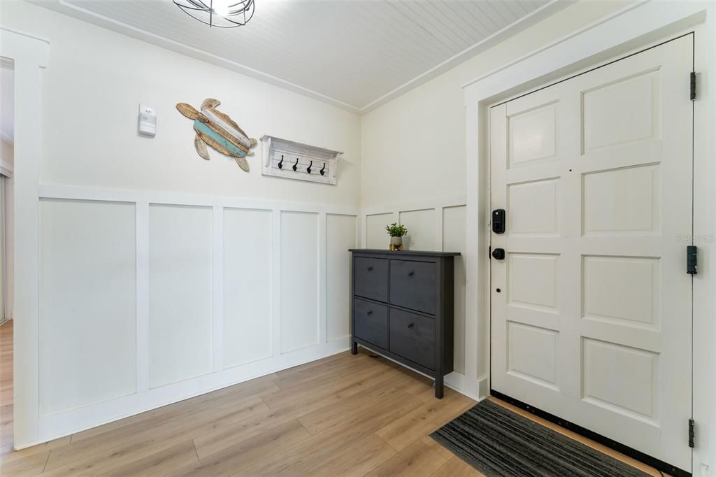 Active With Contract: $219,995 (2 beds, 2 baths, 1100 Square Feet)