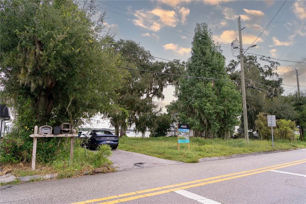 For Sale: $999,000 (0.43 acres)