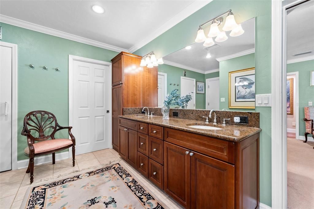 For Sale: $675,000 (5 beds, 4 baths, 3557 Square Feet)
