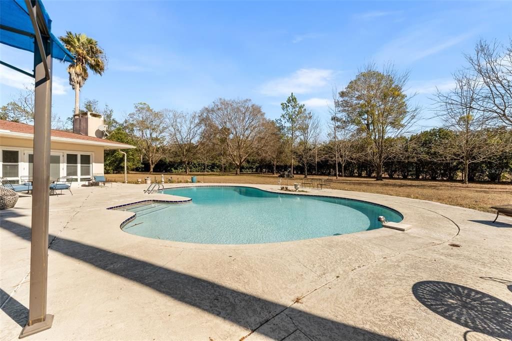 For Sale: $675,000 (5 beds, 4 baths, 3557 Square Feet)