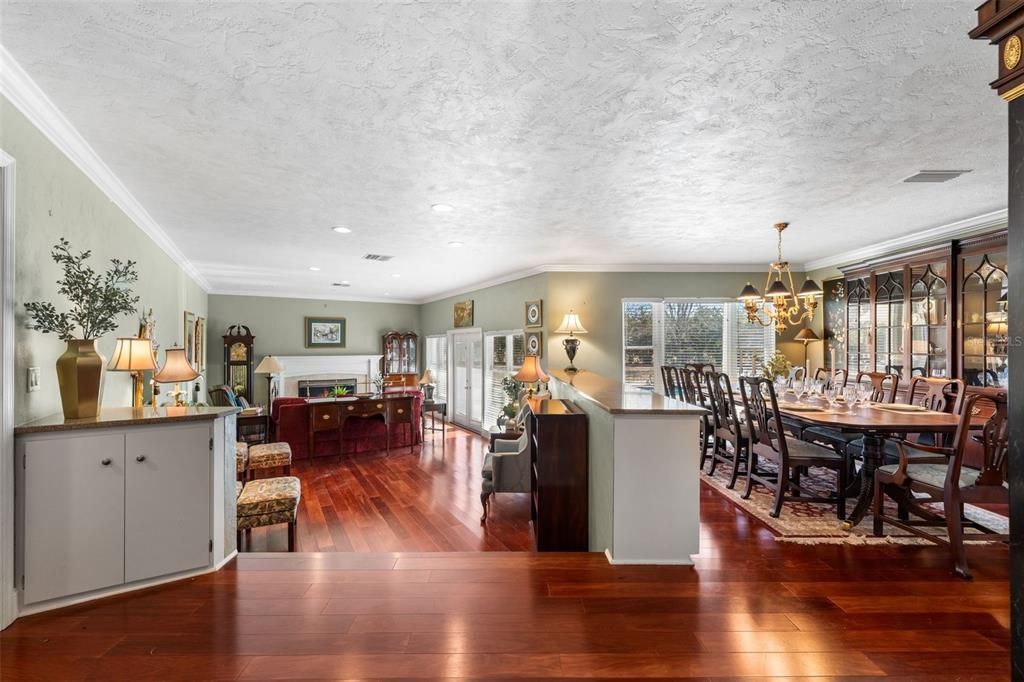 For Sale: $675,000 (5 beds, 4 baths, 3557 Square Feet)