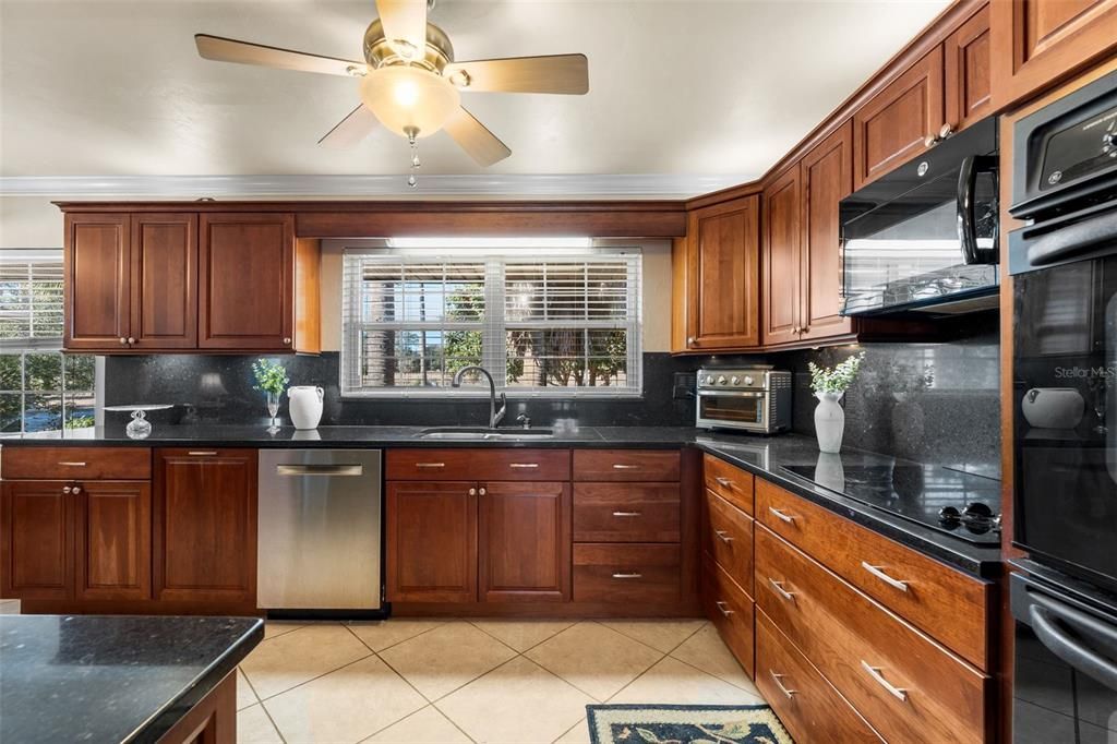 For Sale: $675,000 (5 beds, 4 baths, 3557 Square Feet)
