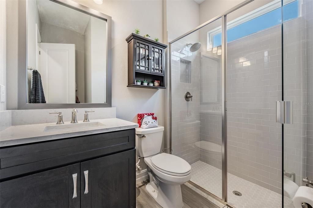 Activo con contrato: $1,154,000 (4 camas, 3 baños, 4193 Pies cuadrados)