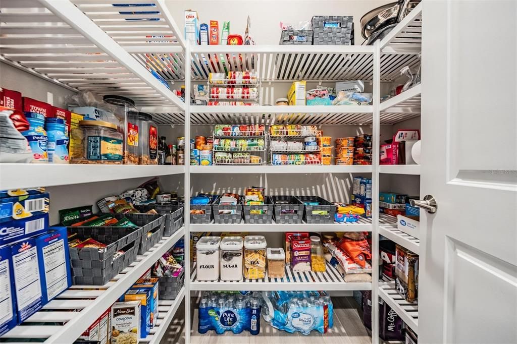 Activo con contrato: $1,154,000 (4 camas, 3 baños, 4193 Pies cuadrados)
