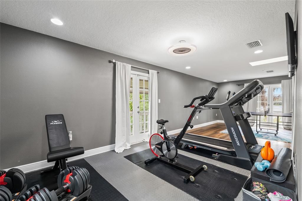 Active With Contract: $1,500,000 (6 beds, 5 baths, 4557 Square Feet)