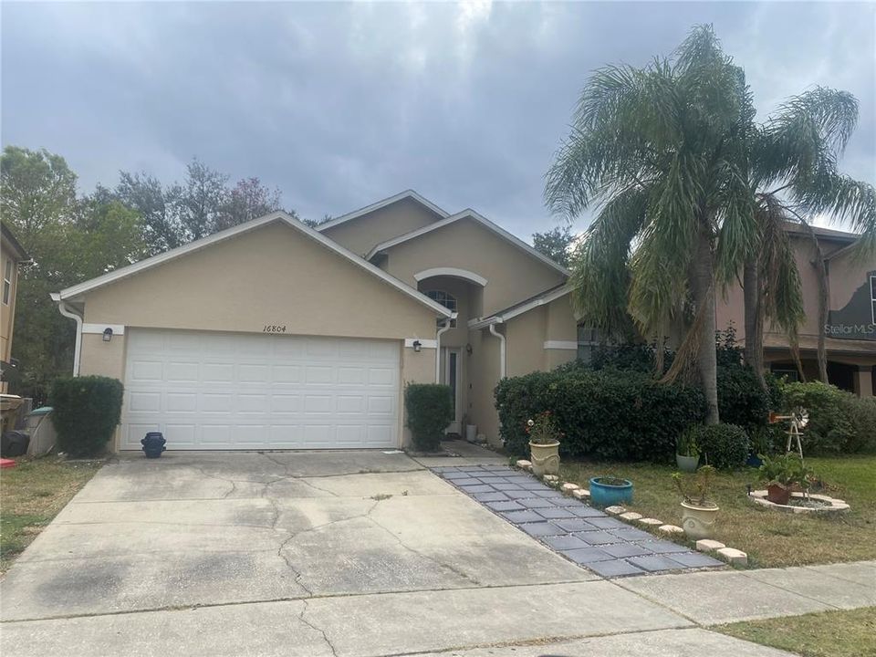 Vendido Recientemente: $300,000 (4 camas, 3 baños, 1647 Pies cuadrados)