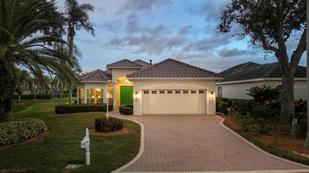 For Sale: $1,150,000 (3 beds, 2 baths, 2789 Square Feet)