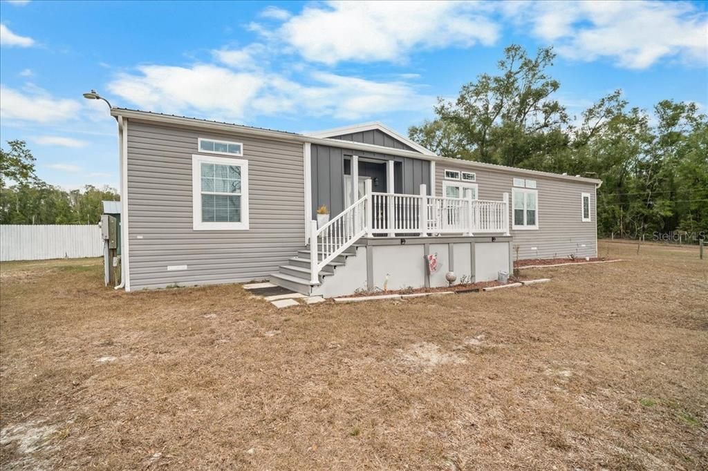 Vendido Recientemente: $349,000 (4 camas, 2 baños, 2135 Pies cuadrados)