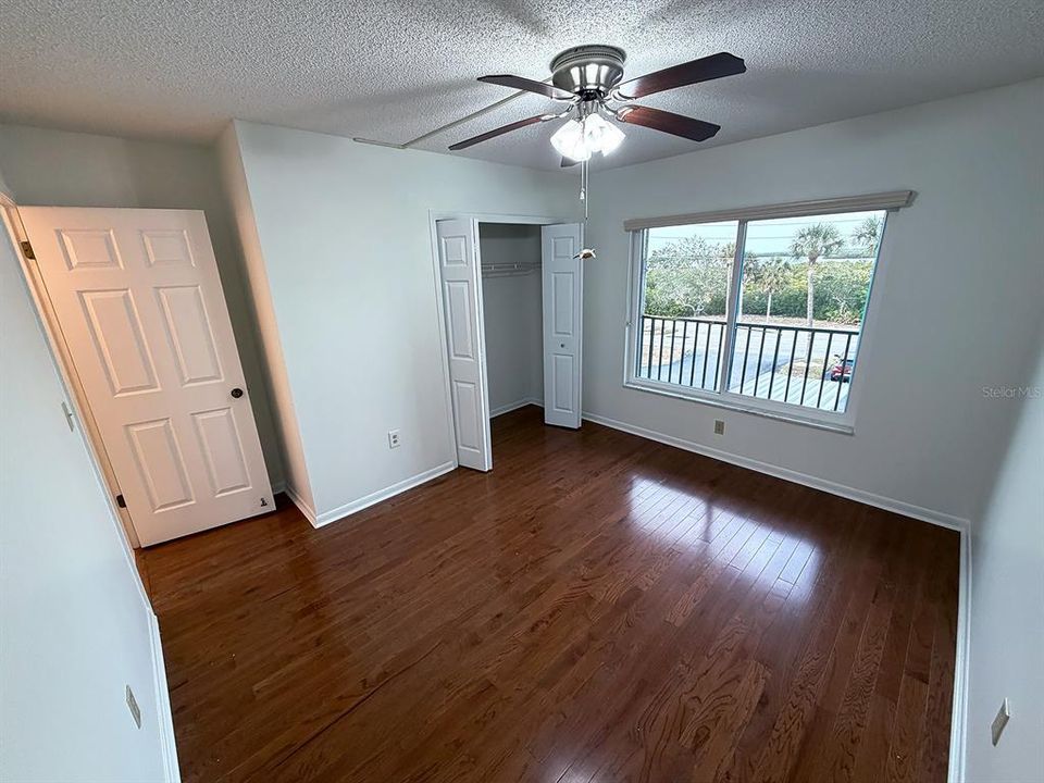 For Sale: $249,000 (2 beds, 2 baths, 1025 Square Feet)