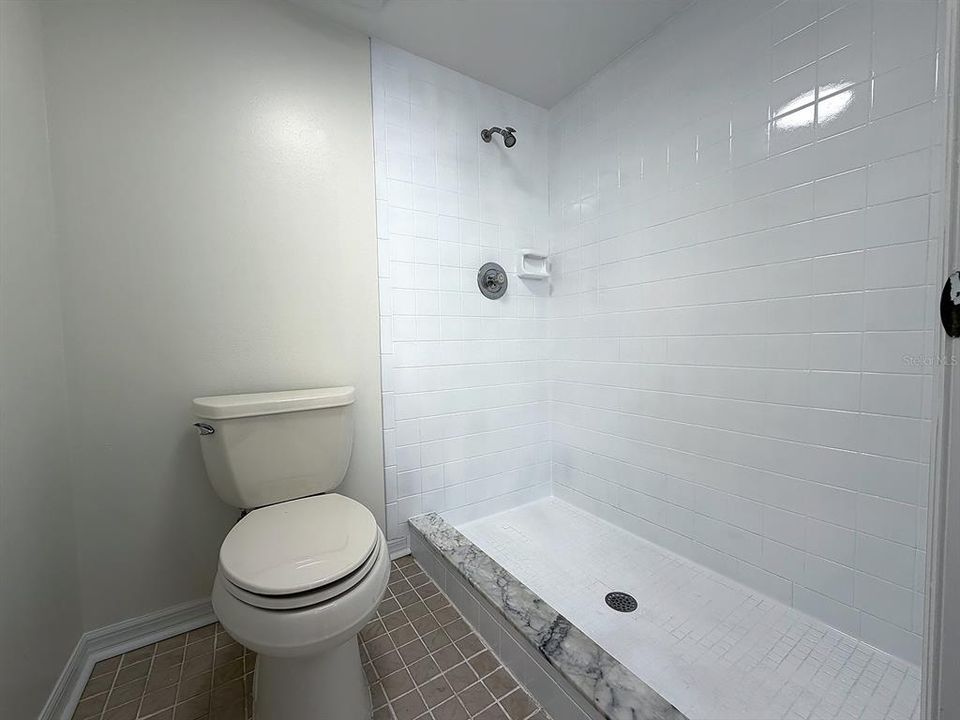 For Sale: $249,000 (2 beds, 2 baths, 1025 Square Feet)