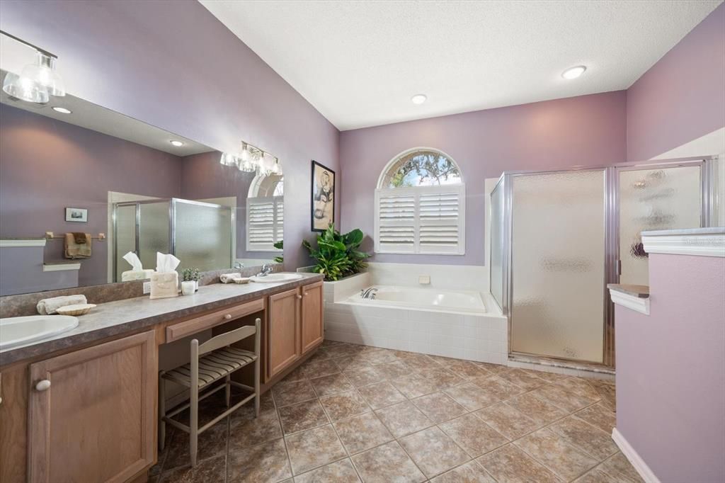 For Sale: $563,000 (3 beds, 2 baths, 2409 Square Feet)