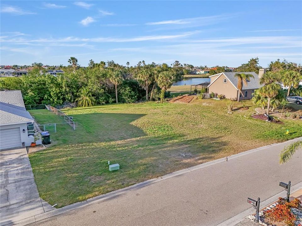 En Venta: $179,900 (0.29 acres)