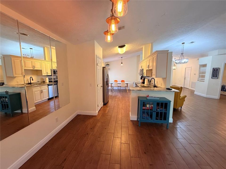Active With Contract: $2,750 (3 beds, 2 baths, 1811 Square Feet)