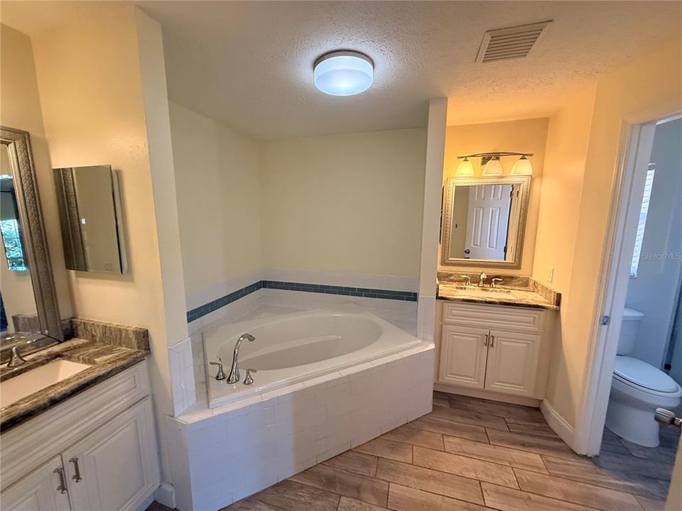 Active With Contract: $2,750 (3 beds, 2 baths, 1811 Square Feet)