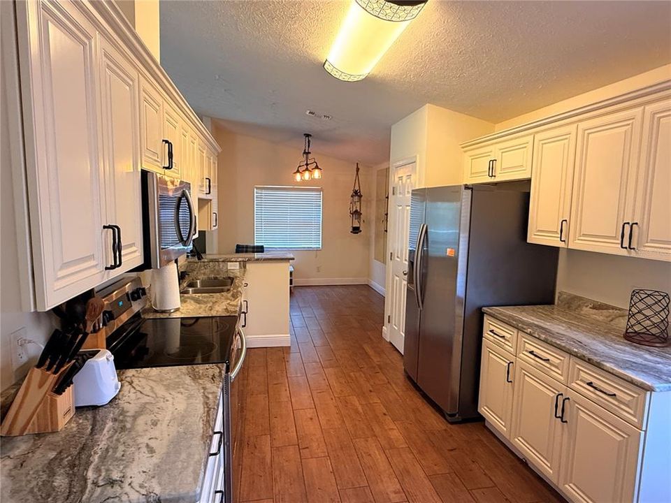 Active With Contract: $2,750 (3 beds, 2 baths, 1811 Square Feet)