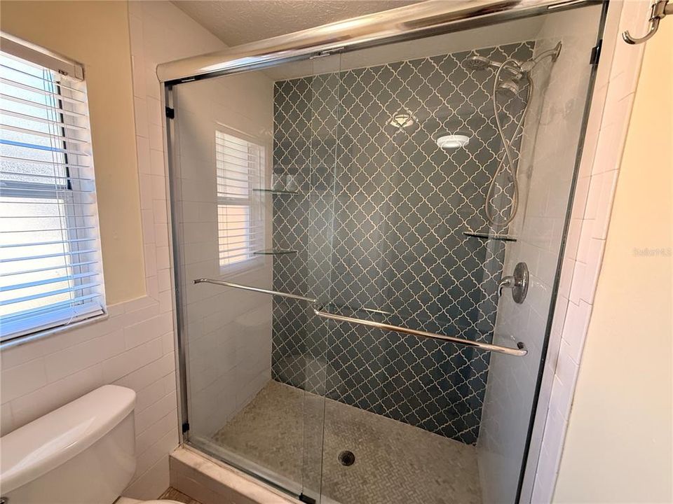 Active With Contract: $2,750 (3 beds, 2 baths, 1811 Square Feet)