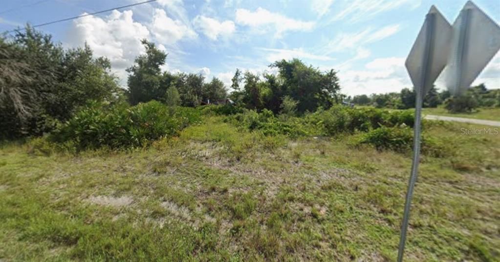 На продажу: $23,500 (0.16 acres)