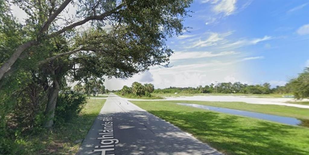 На продажу: $23,500 (0.16 acres)