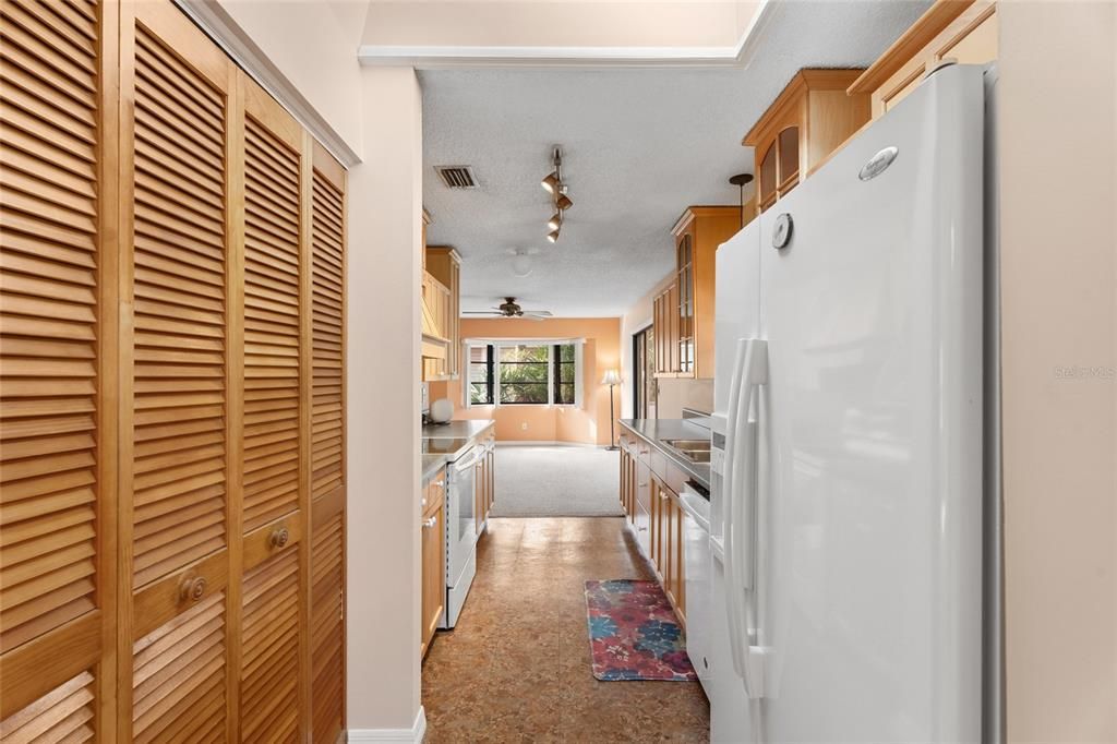 En Venta: $325,000 (2 camas, 2 baños, 1265 Pies cuadrados)