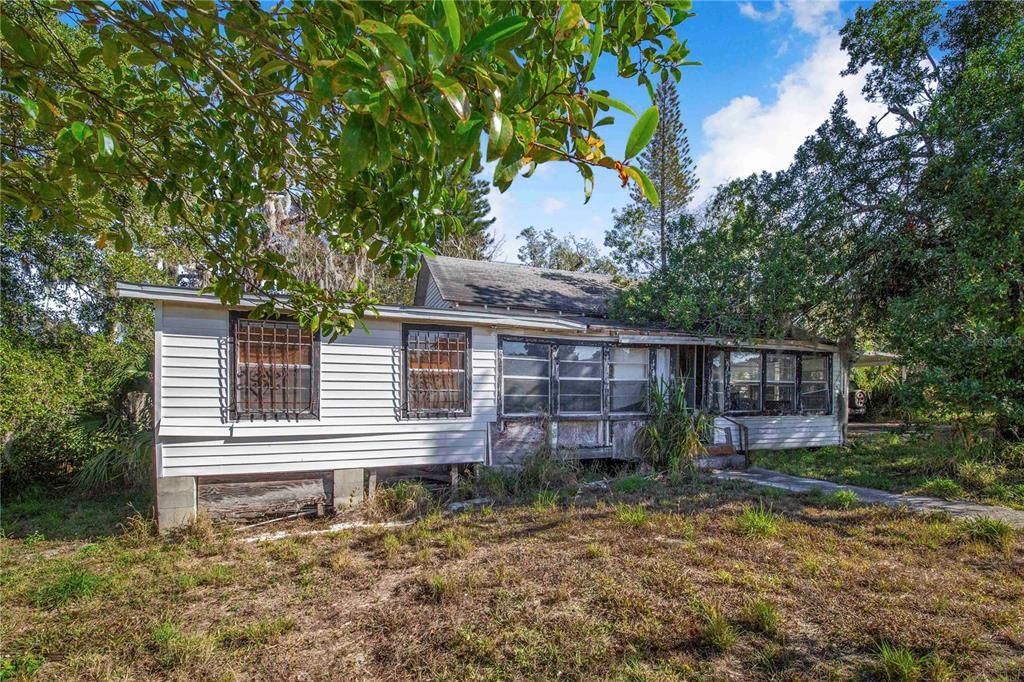 Recently Sold: $65,000 (3 beds, 1 baths, 1642 Square Feet)