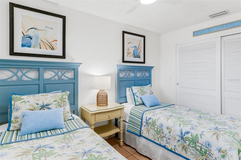 For Sale: $1,250,000 (3 beds, 2 baths, 1410 Square Feet)