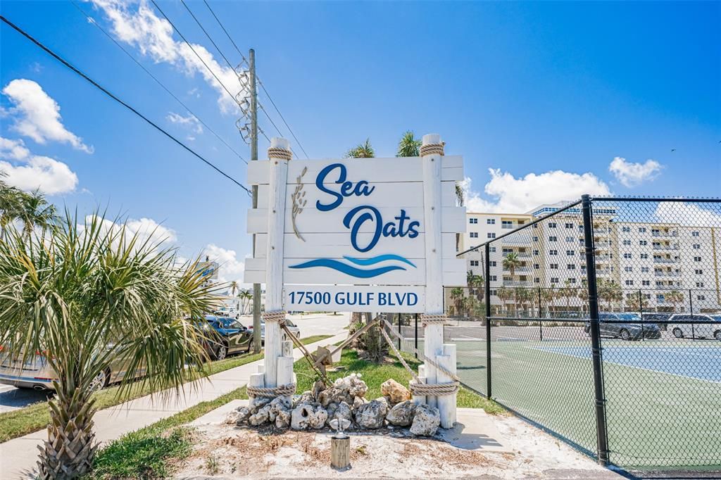 For Sale: $1,250,000 (3 beds, 2 baths, 1410 Square Feet)