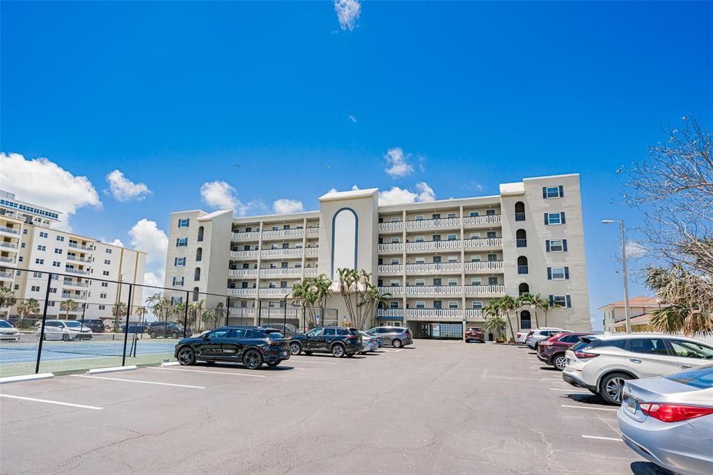 For Sale: $1,250,000 (3 beds, 2 baths, 1410 Square Feet)