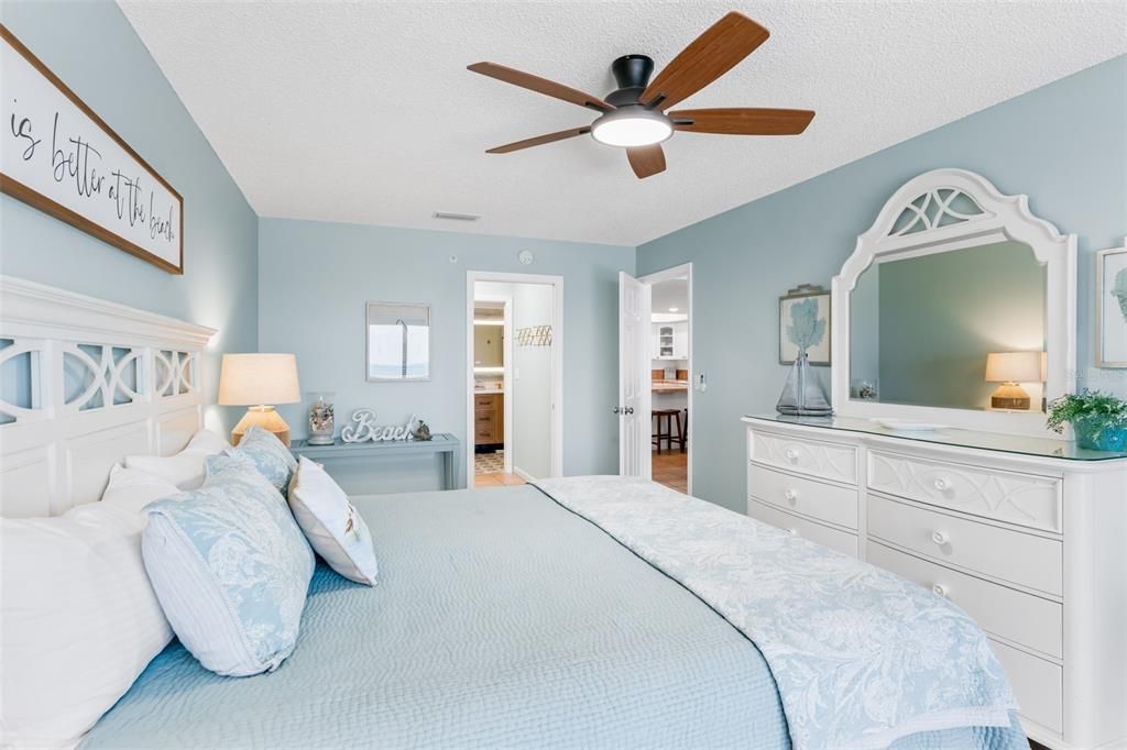 For Sale: $1,250,000 (3 beds, 2 baths, 1410 Square Feet)