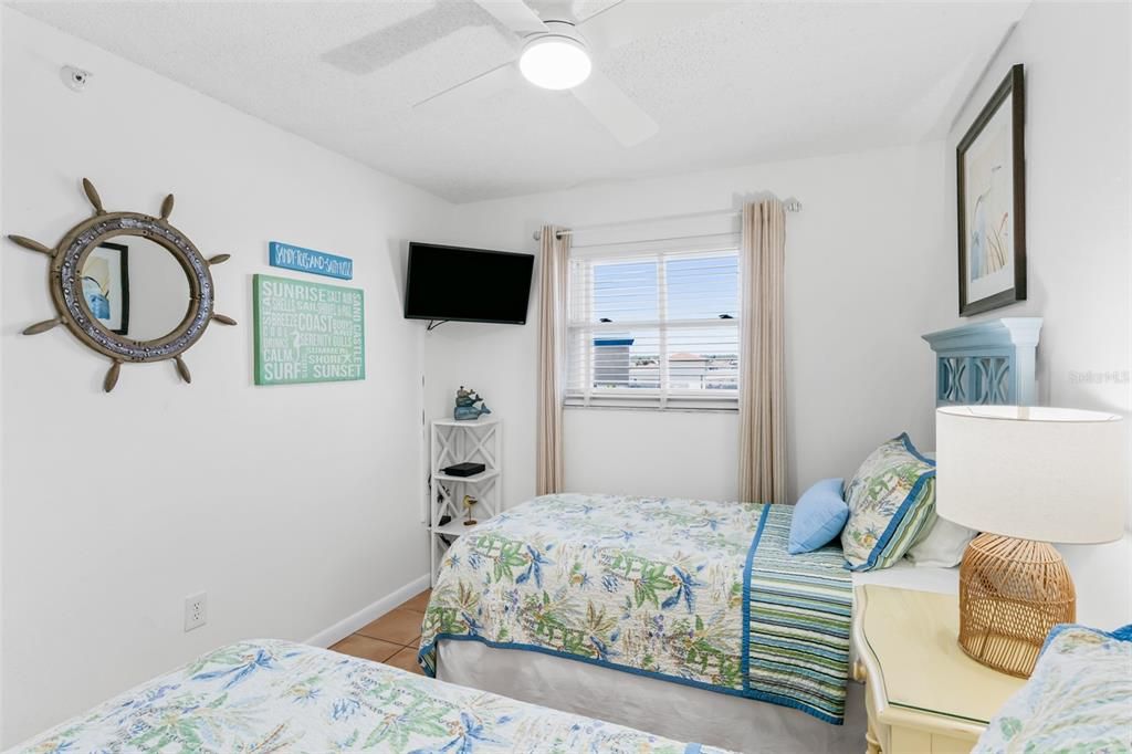 For Sale: $1,250,000 (3 beds, 2 baths, 1410 Square Feet)