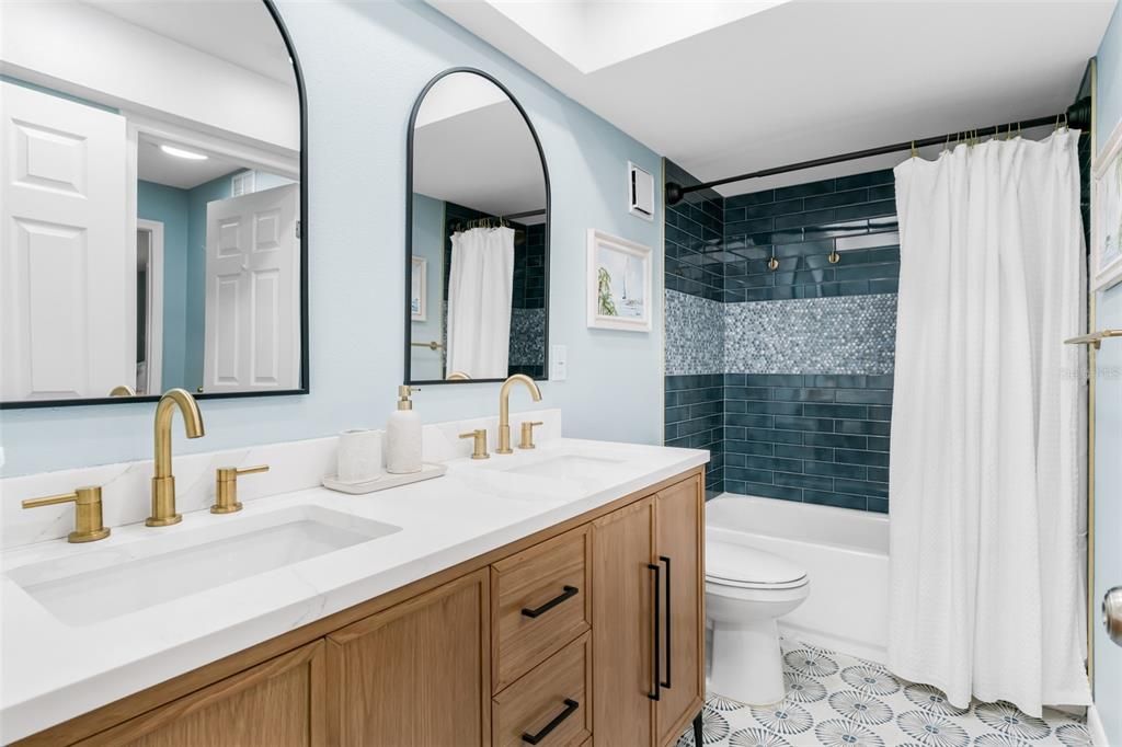 For Sale: $1,250,000 (3 beds, 2 baths, 1410 Square Feet)