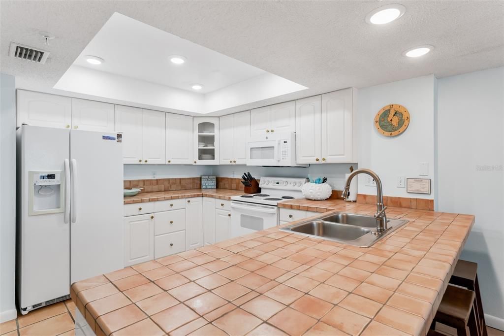 For Sale: $1,250,000 (3 beds, 2 baths, 1410 Square Feet)