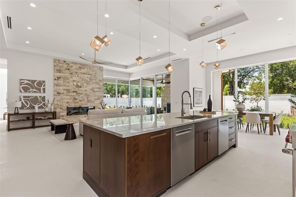 En Venta: $3,600,000 (5 camas, 5 baños, 4839 Pies cuadrados)