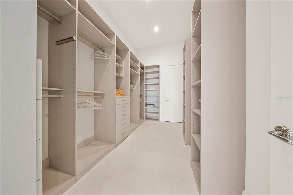 En Venta: $3,600,000 (5 camas, 5 baños, 4839 Pies cuadrados)