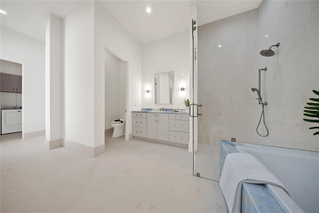 En Venta: $3,600,000 (5 camas, 5 baños, 4839 Pies cuadrados)