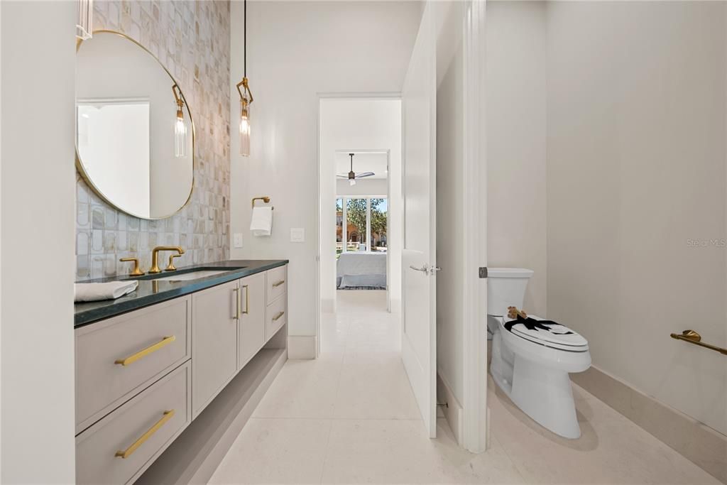 En Venta: $3,600,000 (5 camas, 5 baños, 4839 Pies cuadrados)