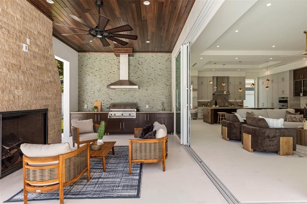 En Venta: $3,600,000 (5 camas, 5 baños, 4839 Pies cuadrados)