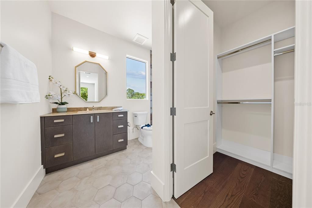 En Venta: $3,600,000 (5 camas, 5 baños, 4839 Pies cuadrados)