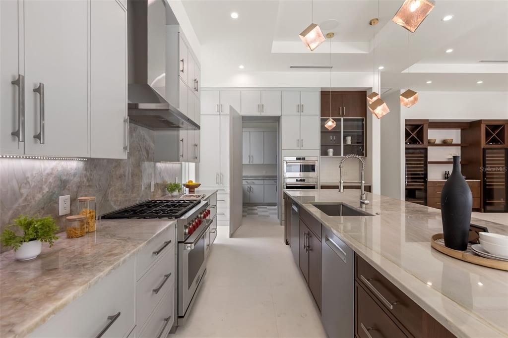 En Venta: $3,600,000 (5 camas, 5 baños, 4839 Pies cuadrados)
