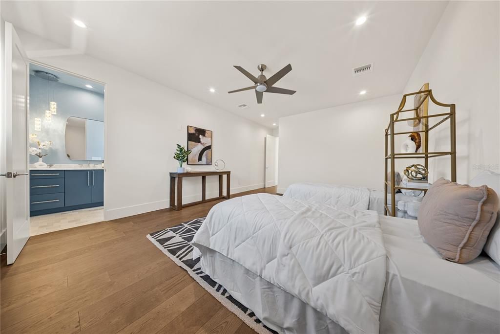 En Venta: $3,600,000 (5 camas, 5 baños, 4839 Pies cuadrados)
