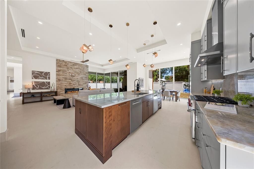 En Venta: $3,600,000 (5 camas, 5 baños, 4839 Pies cuadrados)