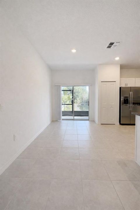 For Rent: $2,100 (3 beds, 2 baths, 1634 Square Feet)