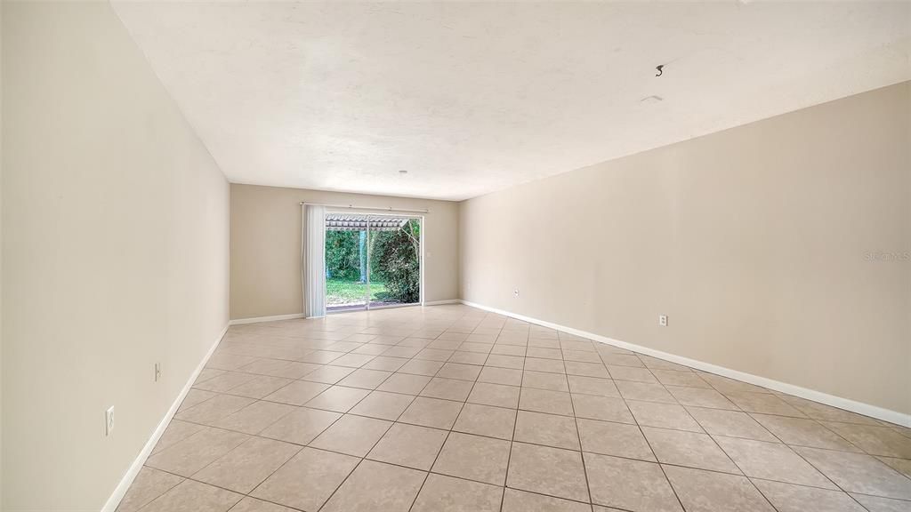 Activo con contrato: $145,000 (2 camas, 2 baños, 1024 Pies cuadrados)