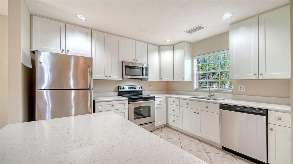 Activo con contrato: $145,000 (2 camas, 2 baños, 1024 Pies cuadrados)