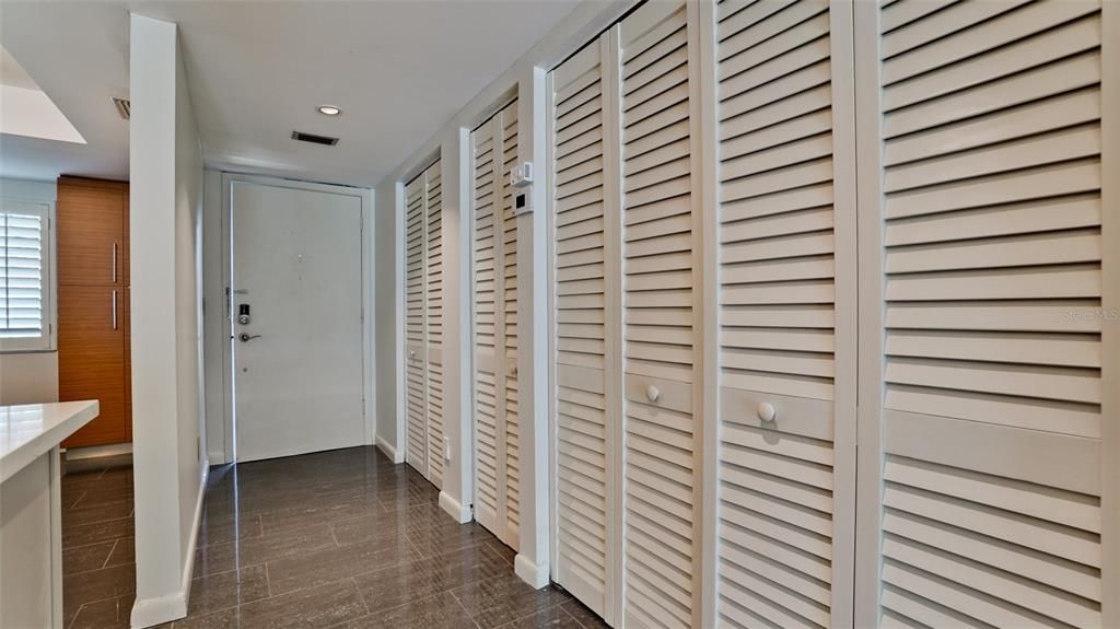 En Venta: $1,395,000 (2 camas, 2 baños, 1259 Pies cuadrados)