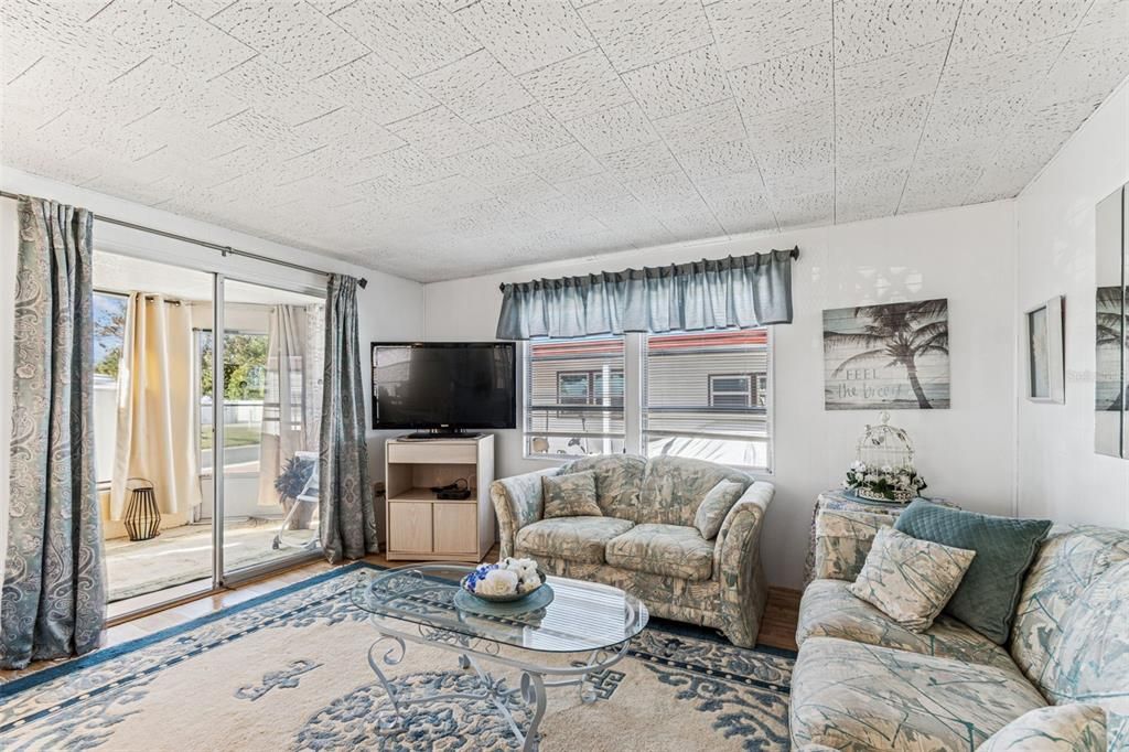 Activo con contrato: $89,000 (2 camas, 2 baños, 960 Pies cuadrados)