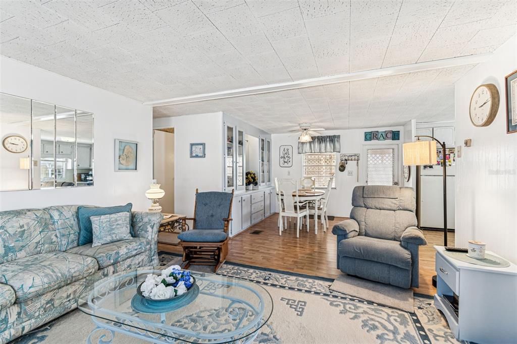 Activo con contrato: $89,000 (2 camas, 2 baños, 960 Pies cuadrados)