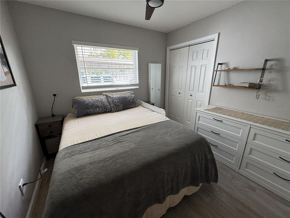 待售: $545,000 (4 贝兹, 0 浴室, 1288 平方英尺)