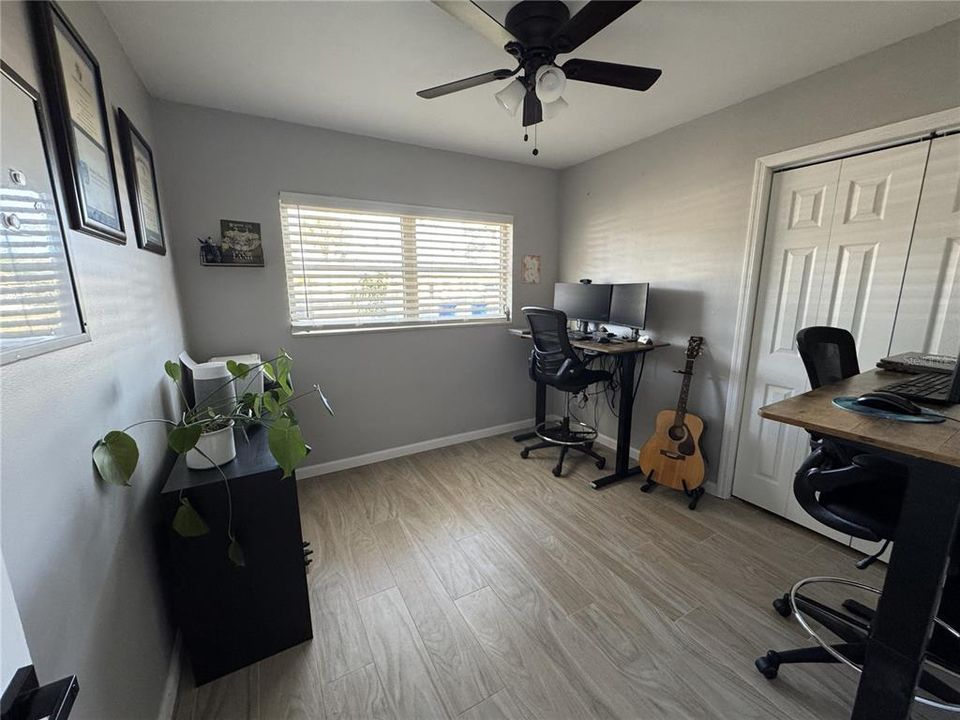 待售: $545,000 (4 贝兹, 0 浴室, 1288 平方英尺)