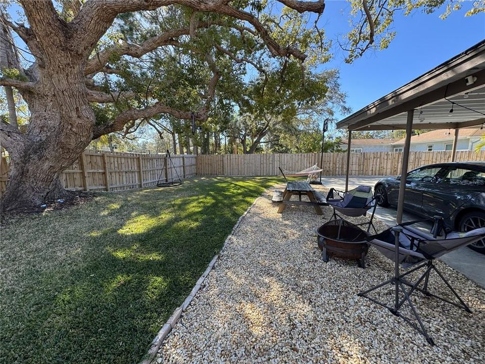 待售: $545,000 (4 贝兹, 0 浴室, 1288 平方英尺)